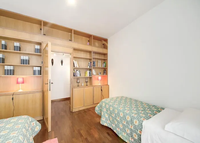 Stunning Pantheon Apartment