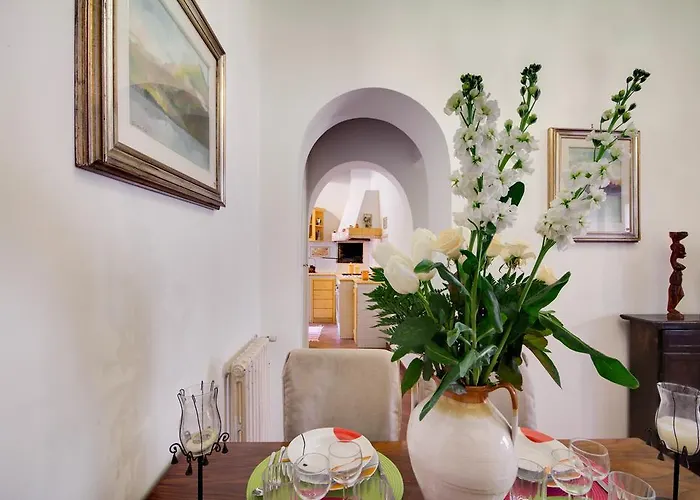 Stunning Pantheon Apartment