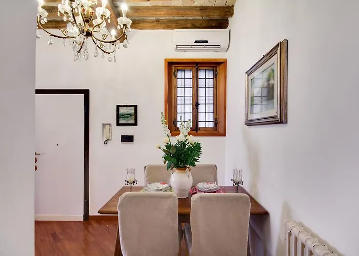 Stunning Pantheon Apartment